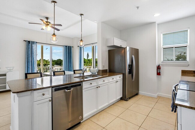 Building Photo - 3960 N Flagler Dr