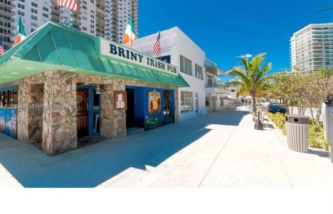 Building Photo - 1690 NE 25th Ave