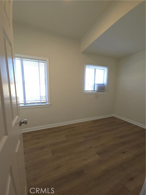 Building Photo - 532 S St Louis St