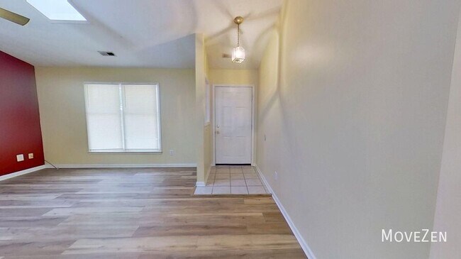 Building Photo - 307 Birds Nest Ct