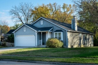 Building Photo - 6997 Wigwam Way