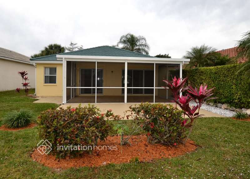Building Photo - 2542 Country Golf Dr