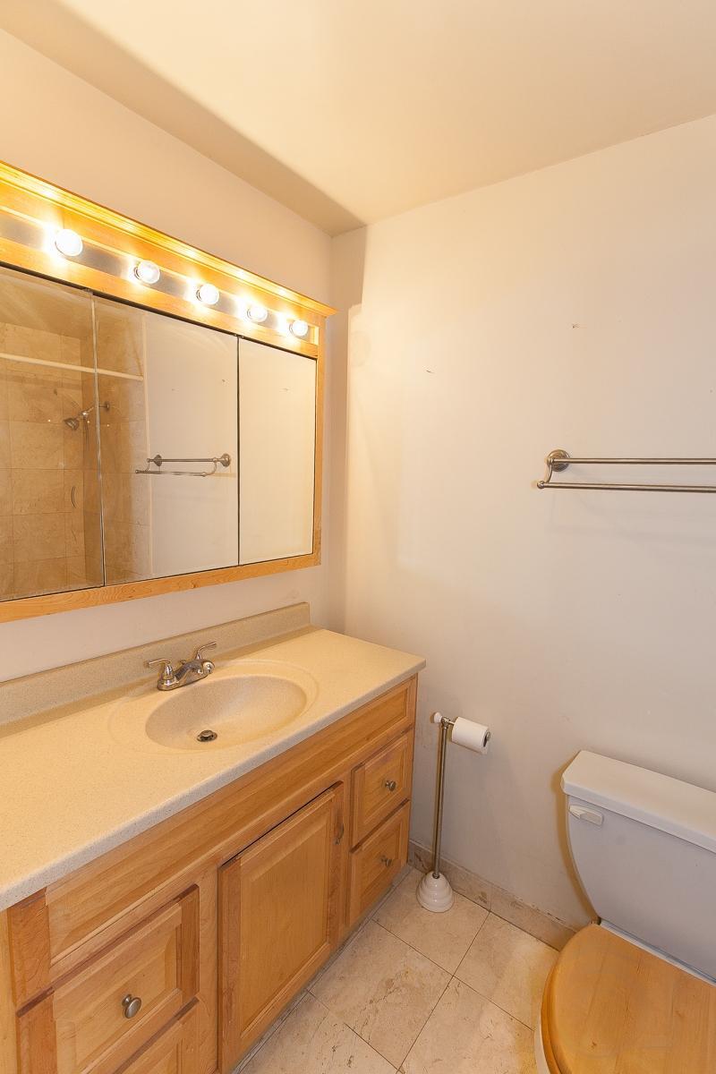 Building Photo - 230 E Ontario St