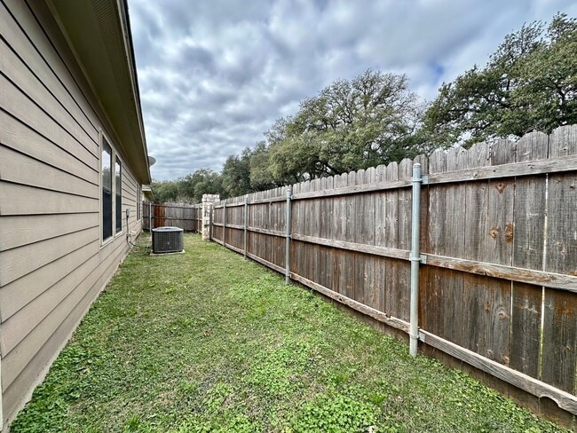 Building Photo - Spacious 4BR/3BA Baylor Bubble Home Minutes from Campus!