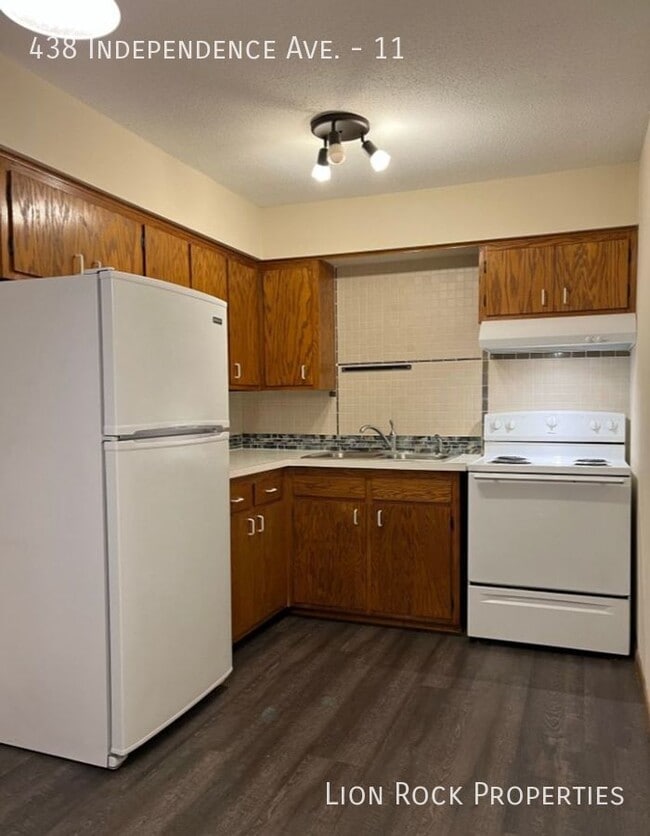 Primary Photo - Charming Two Bedroom in the heart of Champ...