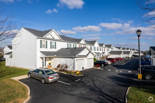 Building Photo - Brice Green Condominium