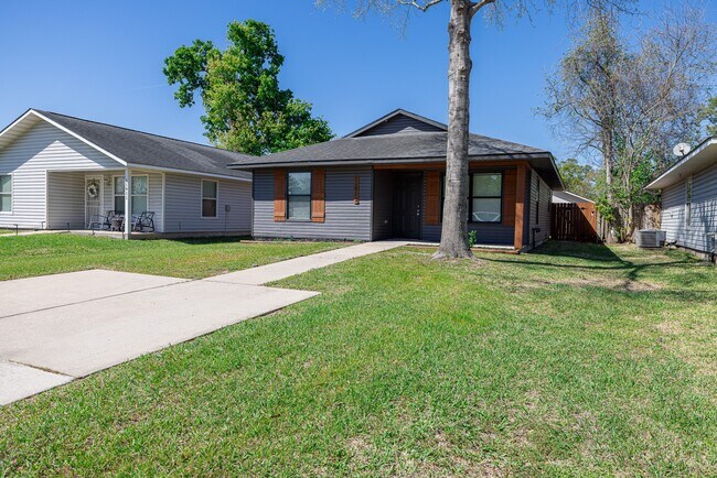 Building Photo - 11915 Greenmesa Dr