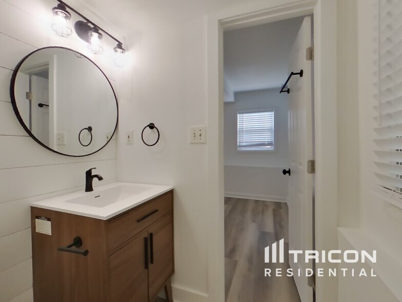 Building Photo - 2954 Lighthouse Ct