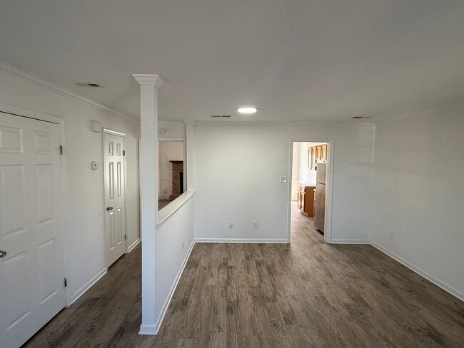 Building Photo - Virginia Beach Townhouse