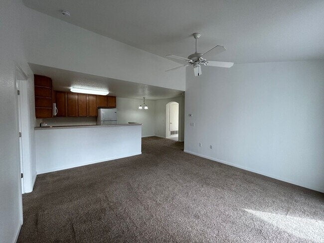 Building Photo - 4645 Hahns Peak Dr