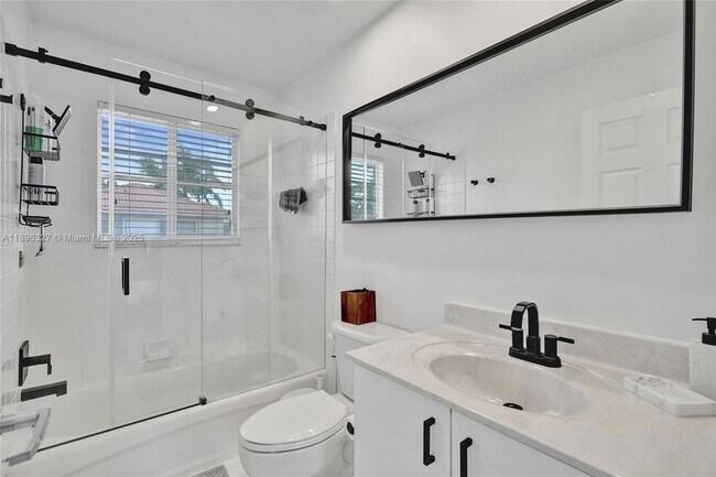 Building Photo - 1725 Winterberry Ln