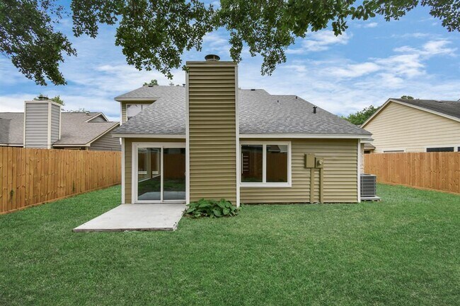 Building Photo - 3227 Westwick Dr
