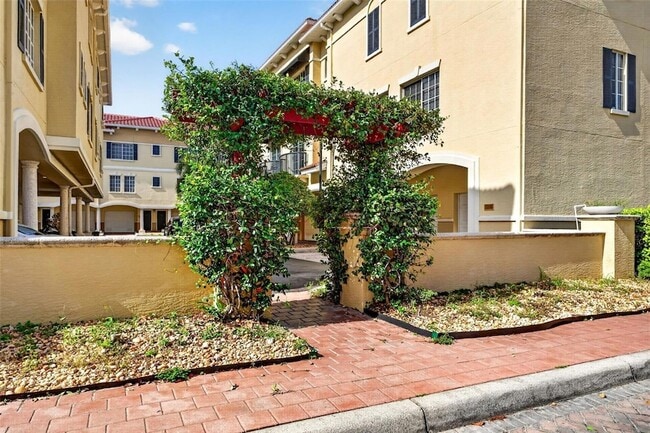 Building Photo - 105 S Bradford Bch Ct