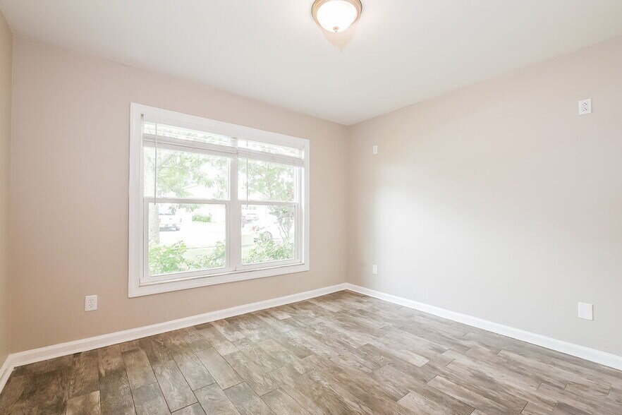 Building Photo - 2845 Falling Tree Cir