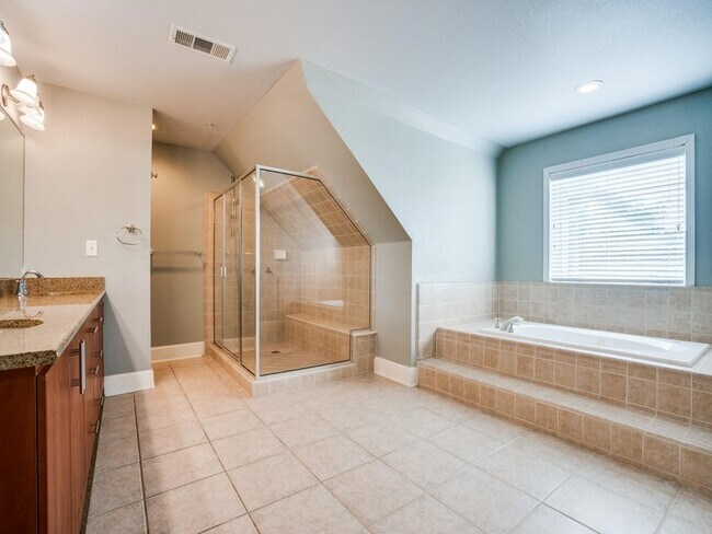 Building Photo - 5707 Lewis St