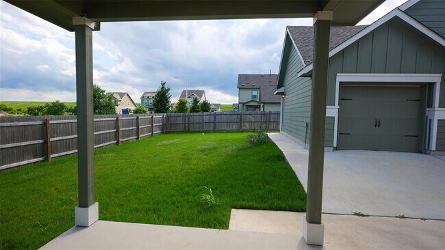 Building Photo - 1321 Weatherford Ln