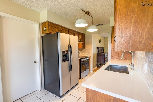 Building Photo - 4319 Crestview