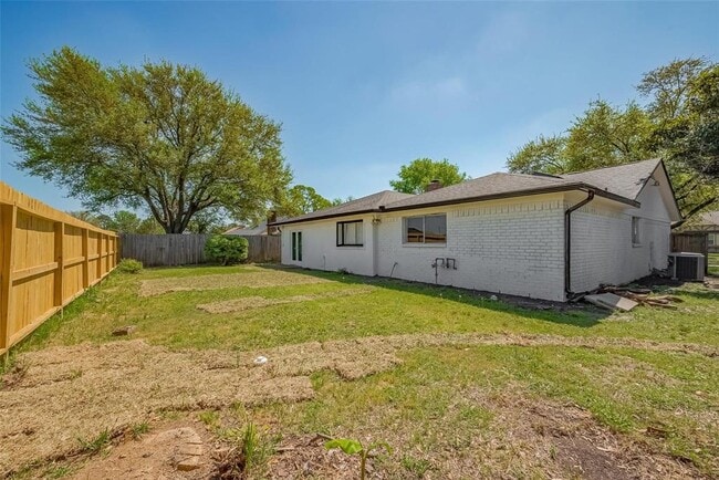 Building Photo - 6219 Canada Dr