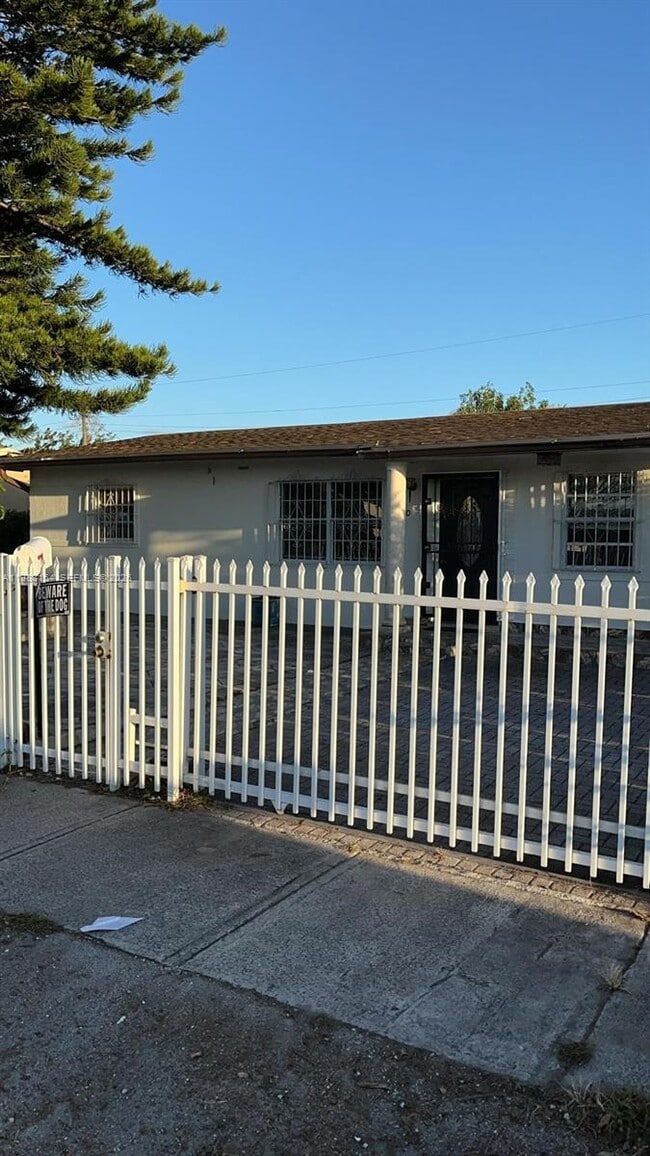 Building Photo - 2540 NW 141st St