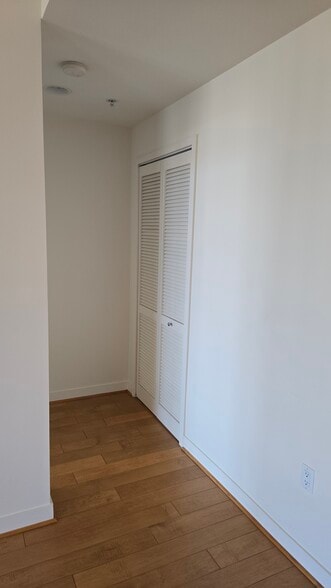 Laundry closet - 175 W Saint James St