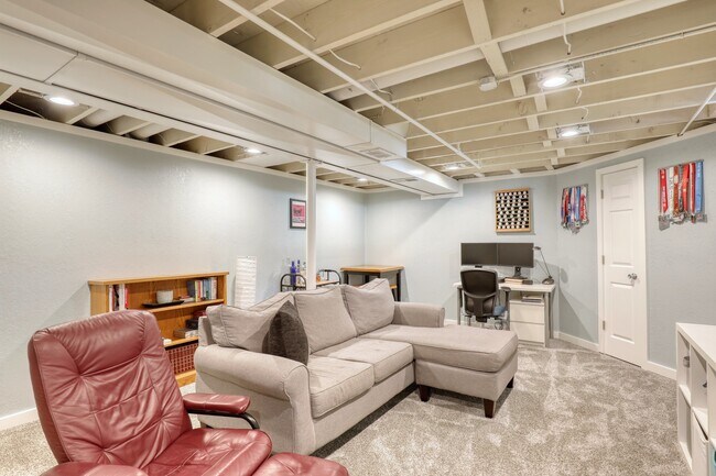 lower level - 11918 W Dearbourn Ave