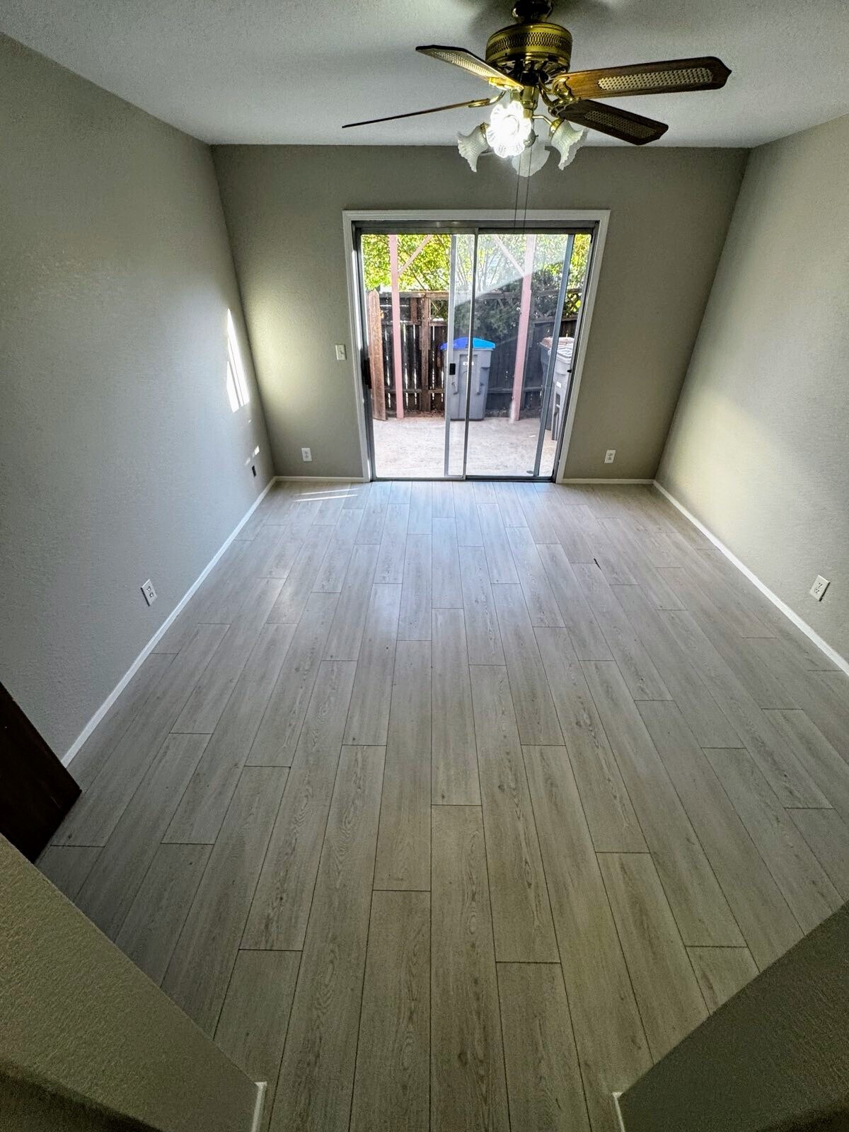 Building Photo - 615 Oriole Ave