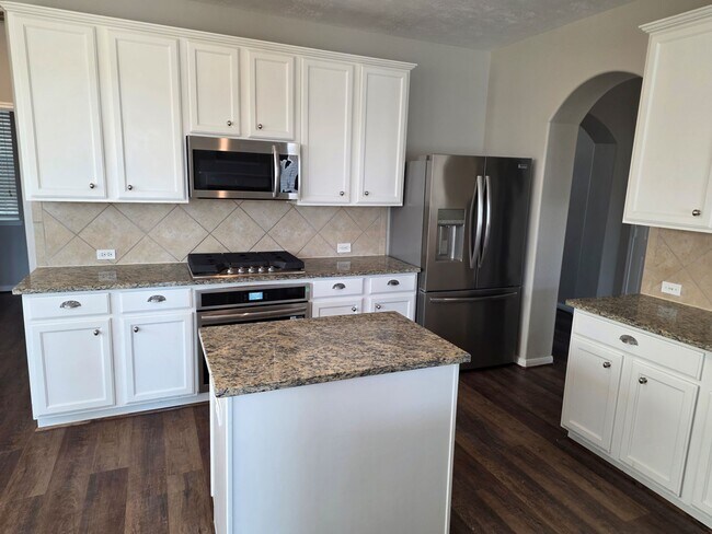 Building Photo - 20782 Oakhurst Trails Dr