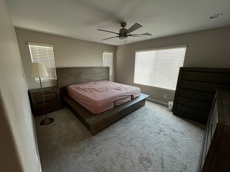 Building Photo - 10147 W Meranto Ave