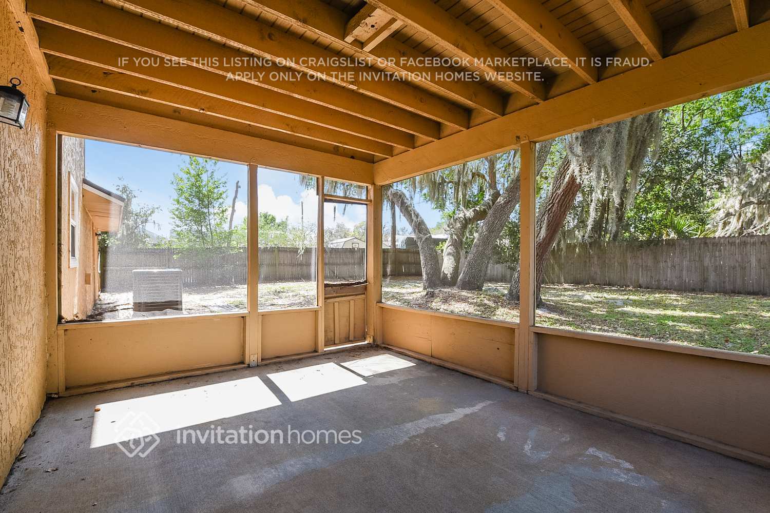 Building Photo - 1270 Navarre Dr