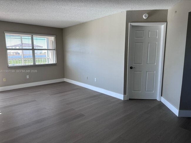 Building Photo - 2246 SE 27th Dr