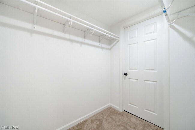 Building Photo - 1097 Oak Tree Rd
