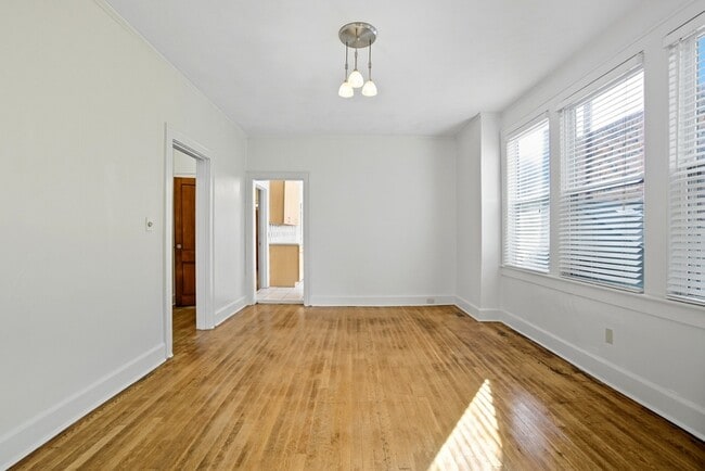 Building Photo - 609 Baldwin Ave