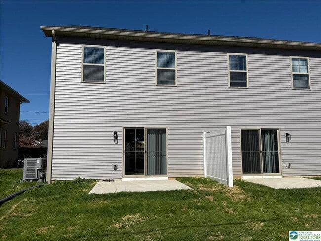 Building Photo - 958 Hilton St