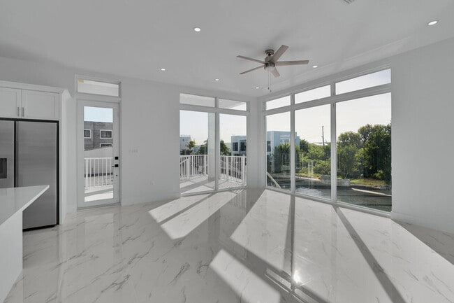 Building Photo - 31368 Ave I