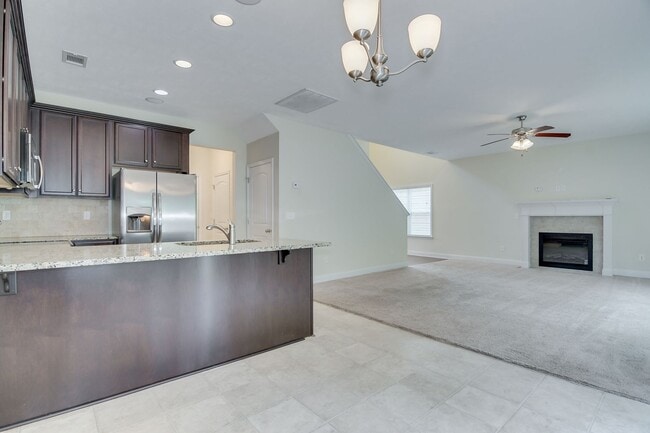 Building Photo - Canterbury Farms 3 Bed 2.5 Bath!