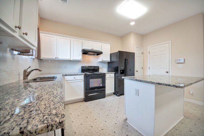 Building Photo - Spence Creek Rental!