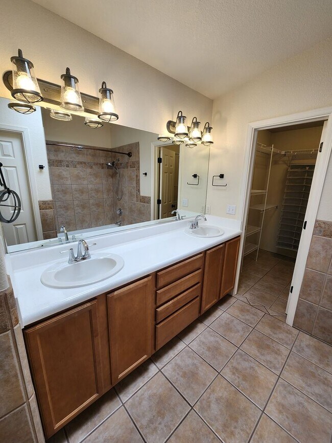 Building Photo - 1535 Vajillo Ln