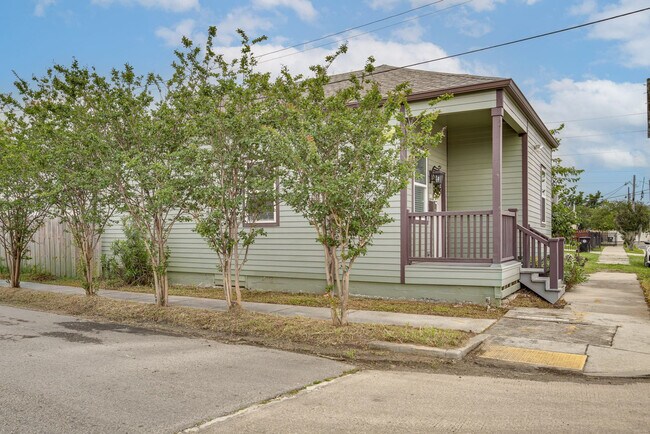 Building Photo - 3200 Burdette St