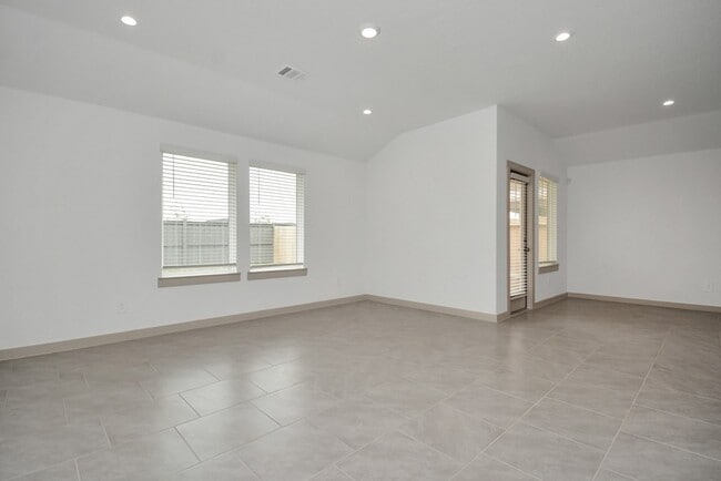 Building Photo - 7731 Suffolk Vly Ln