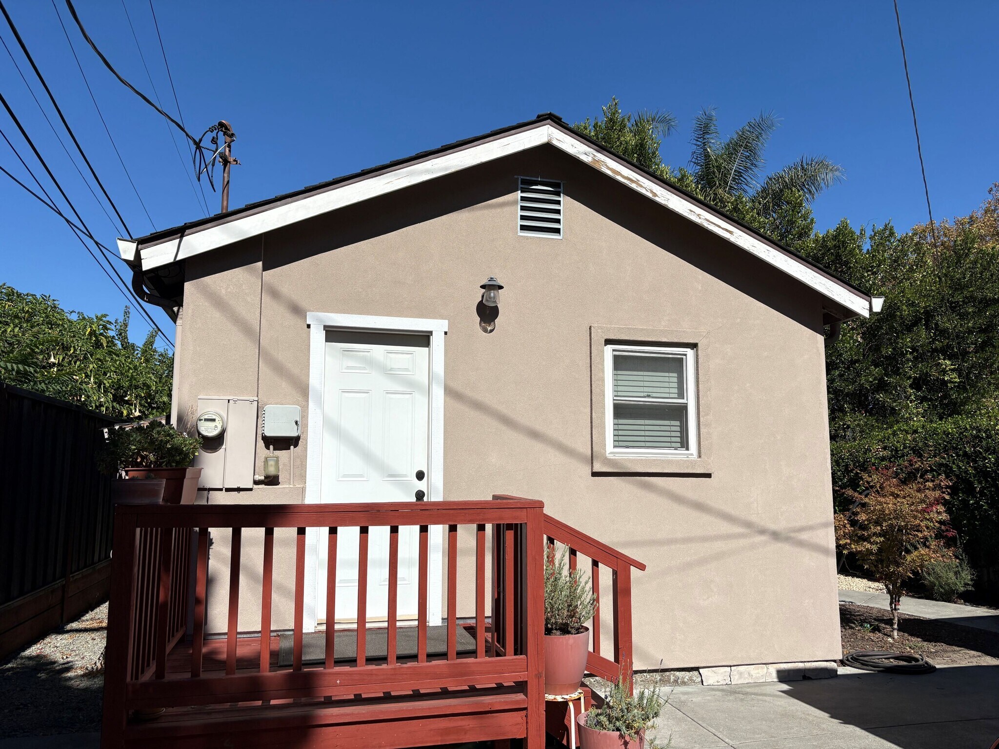 Building Photo - 875 Harding Ave