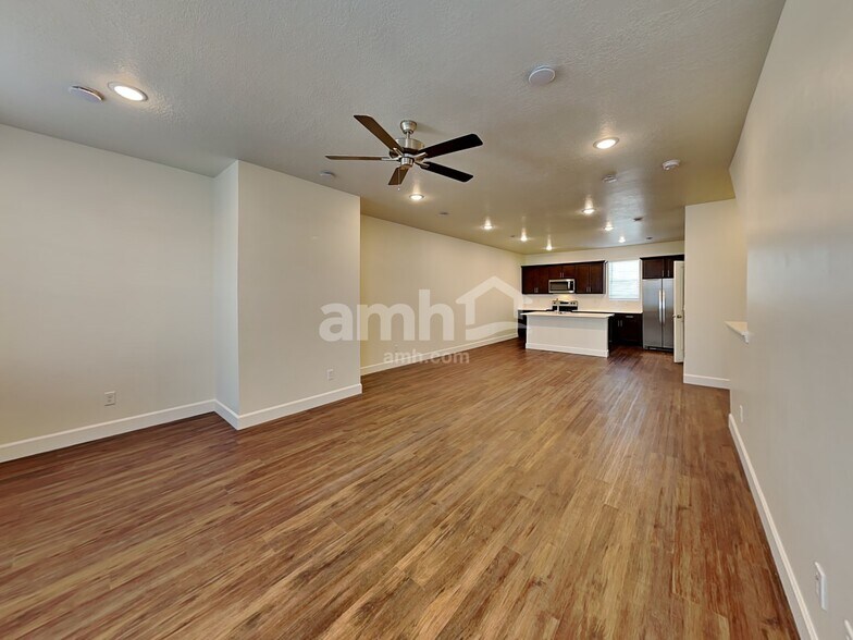 Building Photo - 6014 W Copper Hawk Dr