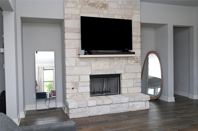 Building Photo - 100 Red Granite Rd