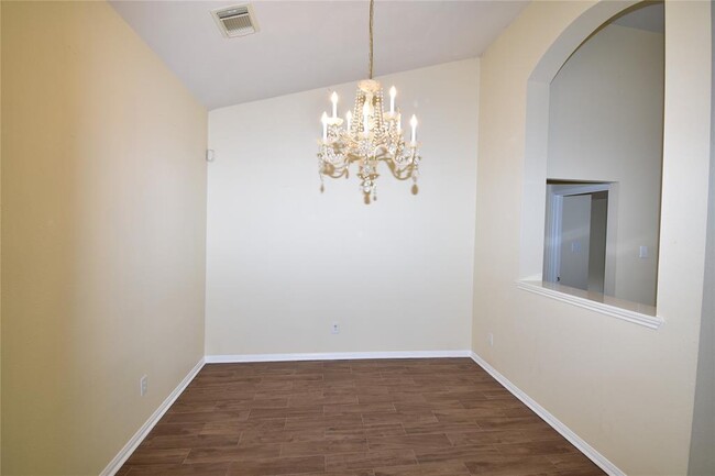 Building Photo - 3015 Glencullen Ln