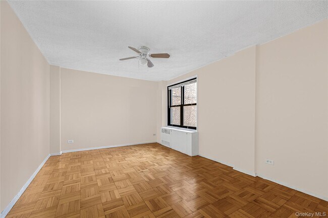 Building Photo - 2835 Webb Ave