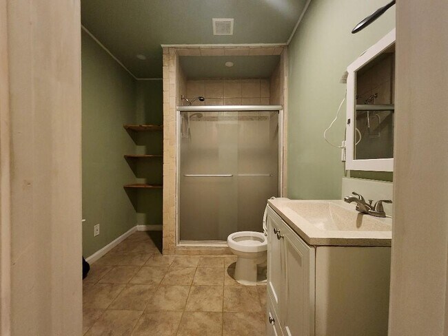 Building Photo - 229 Privet Cir