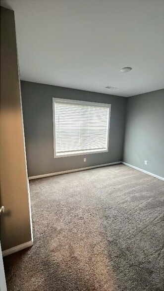 Building Photo - 1208 Gemstone Pointe Dr