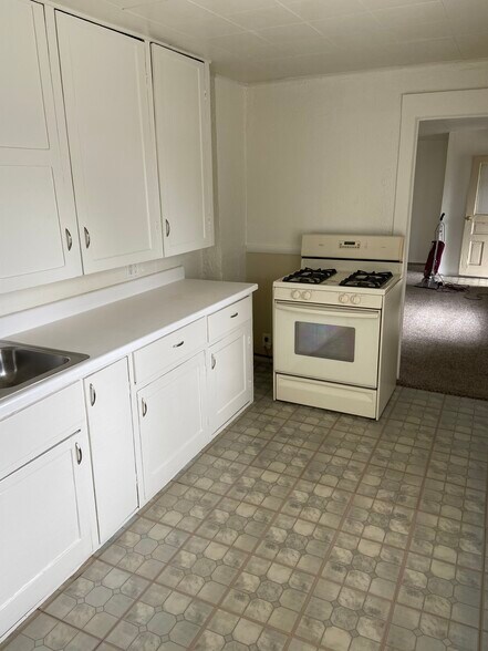 Building Photo - 1247 Quarry Ave NW
