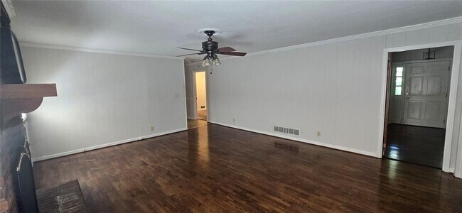 Building Photo - 1132 Shoal Creek Rd