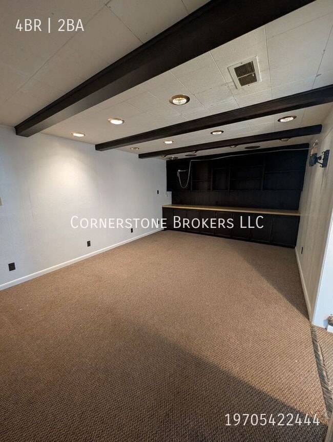 Building Photo - 509 Ensign St