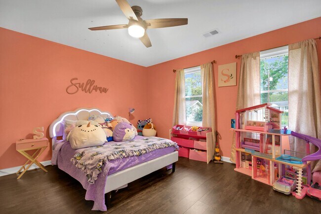 Building Photo - Beautifully Renovated West Ashley Home